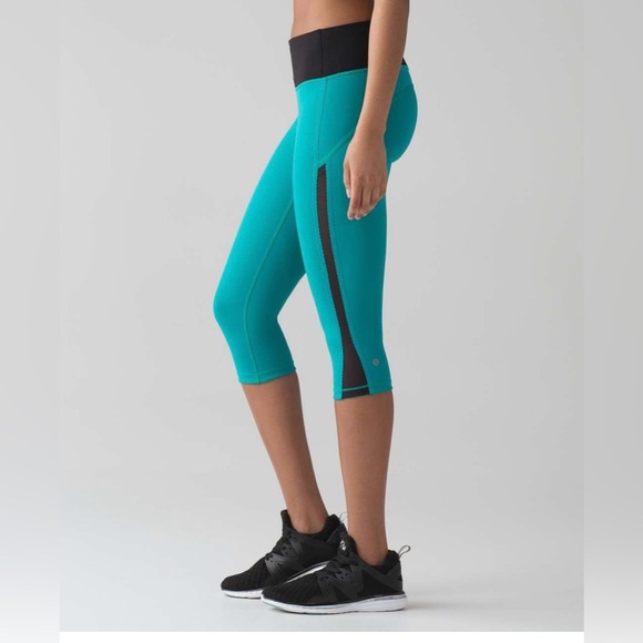 Lululemon Smooth Stride Crop Leggings - Picture 1 of 12